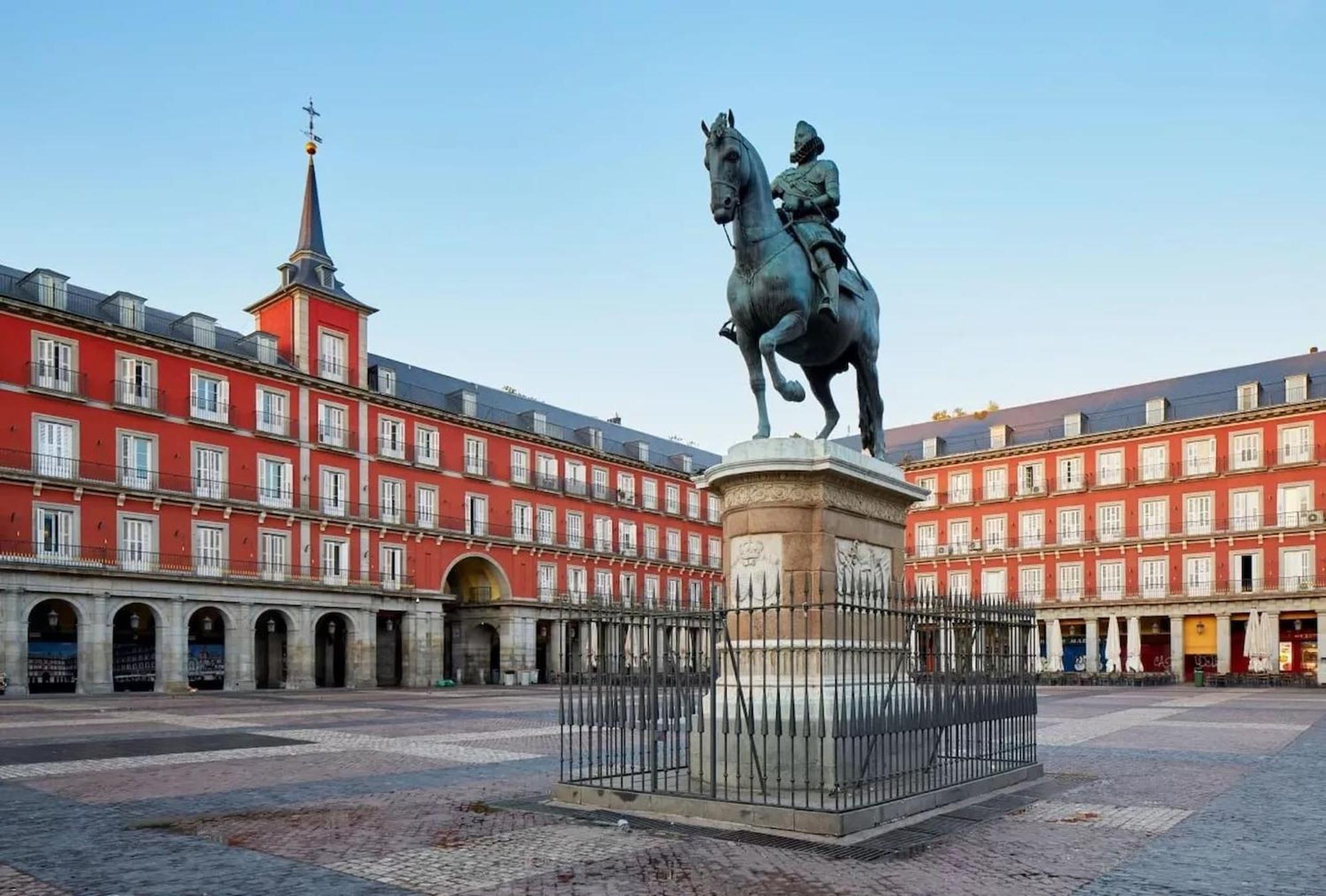 Apartamentos Day Madrid Plaza De Espana Centro Gran Via Sol Malasana Екстер'єр фото