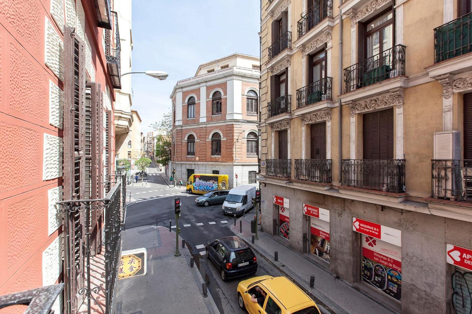 Apartamentos Day Madrid Plaza De Espana Centro Gran Via Sol Malasana Екстер'єр фото
